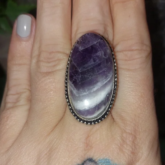 Large Chevron Amethyst Statement Ring 💍 - Picture 3 of 6